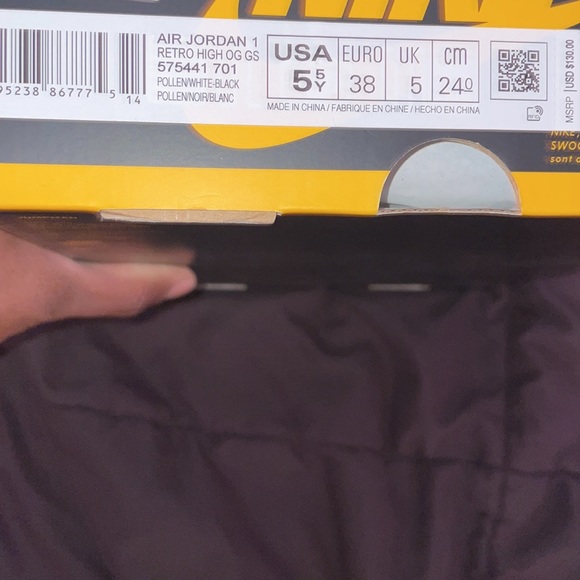 Selling a pair of Air Jordan 1 Pollen - Picture 5 of 5